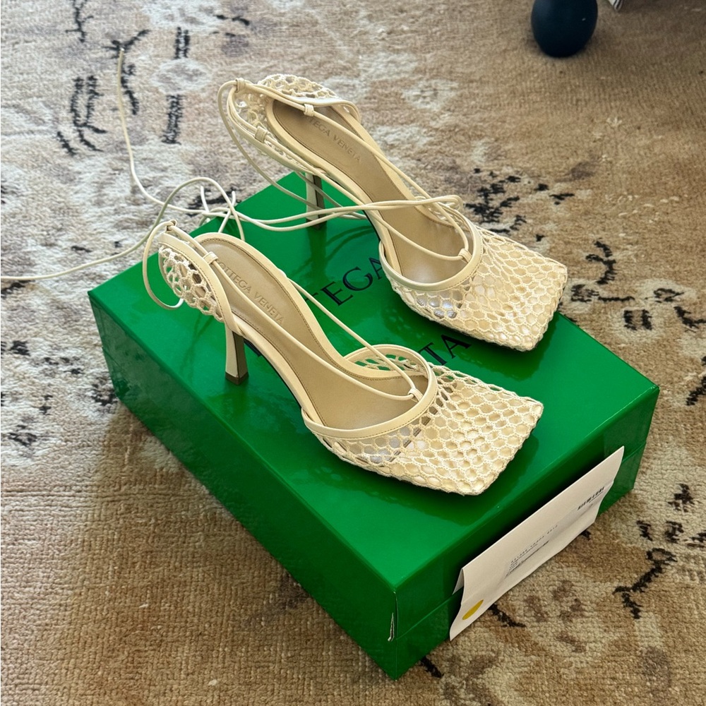 Bottega Veneta Stretch Heels Cream 39